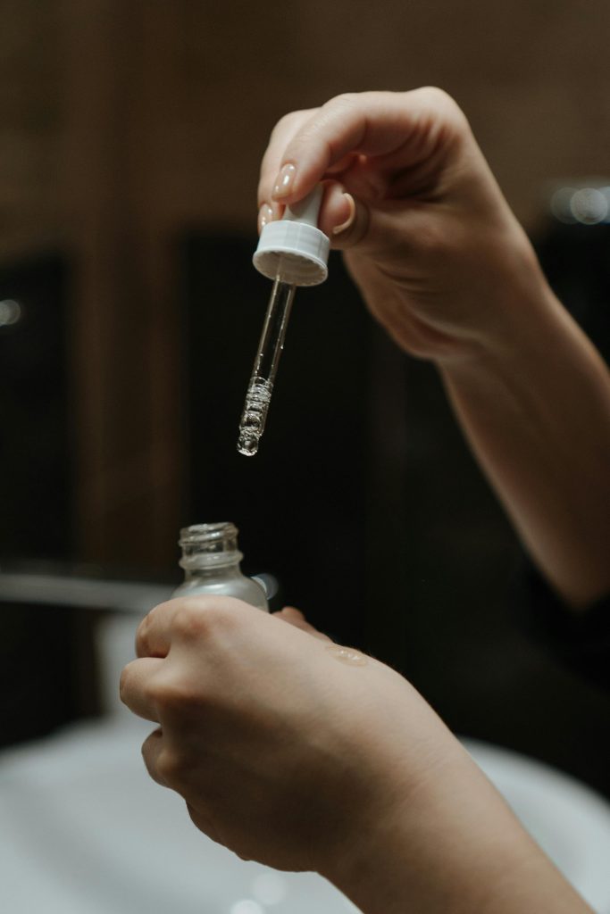Understanding cross-linked vs. non-cross-linked hyaluronic acid: Implications for medical and cosmetic use